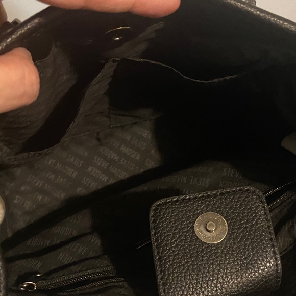 Steve Madden Embossed Black Crossbody Messenger Bag Guitar Strap Gunmetal - Picture 8 of 9